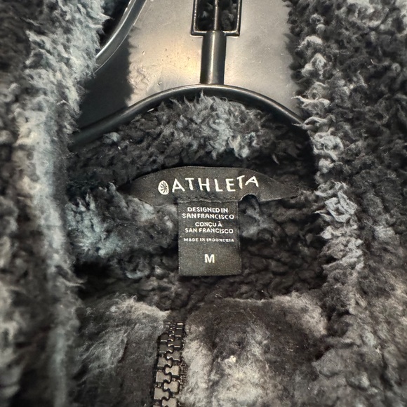 Athleta Tugga Sherpa Jacket Fog Camo  Size Medium - Picture 8 of 10